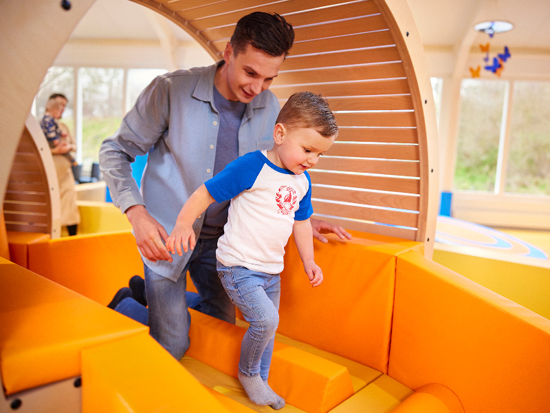 De nieuwe indoor speeltuin voor baby's, dreumes en peuters bij het Hof van Saksen