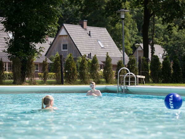 zwembad van Hof van Salland