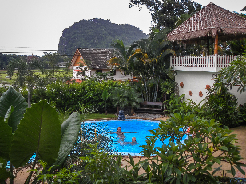 Zwemmen met de kinderen in Thailand, Chiang Rai