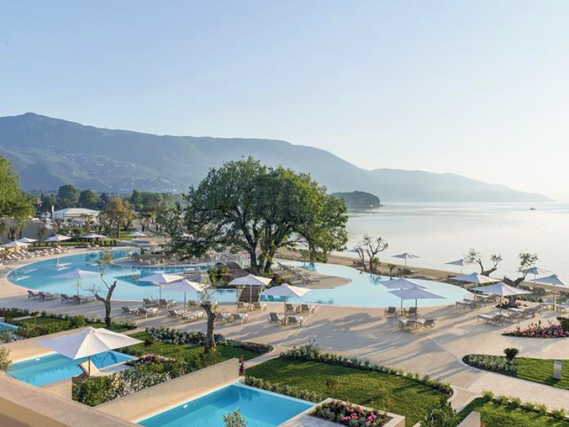 Eén van de zwembaden bij hotel Ikos Dassia