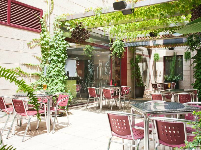 Binnenplaats van hotel Ronda Lesseps