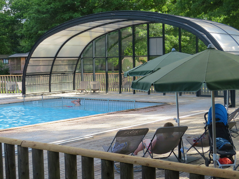 Zwembad van Huttopia Les Châteaux