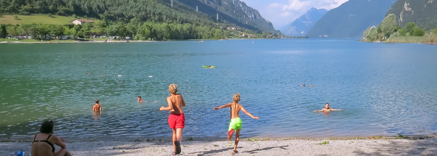 Het mooie bergmeer Lago di Idro, het onbekendere broertje van het Comomeer en het Gardameer.