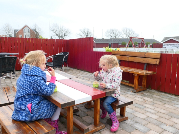 Een lekker ijsje na onze fietstocht