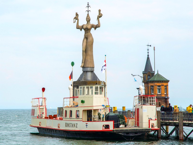 Het draaiende standbeeld van Imperia in Konstanz