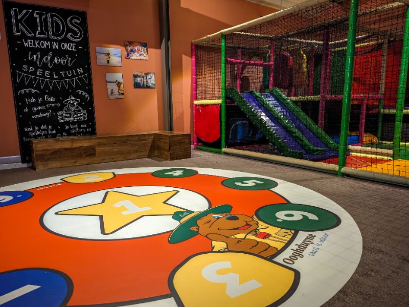 Digitaal speelveld in de Indoor speeltuin van Ooghduyne