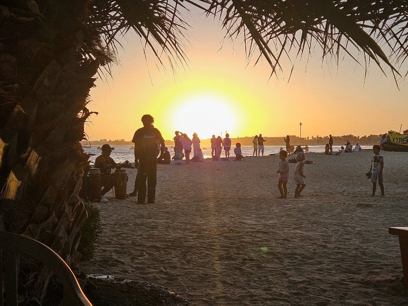Het strand bij Santa Maria op Sal met de zonsondergang