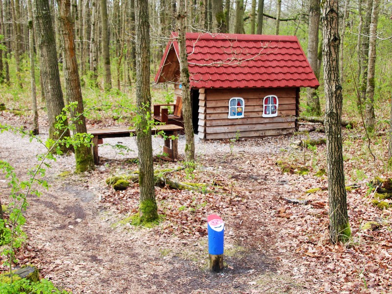 Kabouterhuisje bij het kabouterpad bij het Lauwersnest