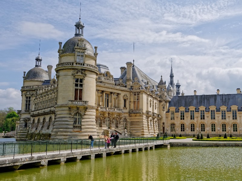 Kasteel Chantilly bij de gelijknamige Franse stad, op 40 km vanaf Parijs