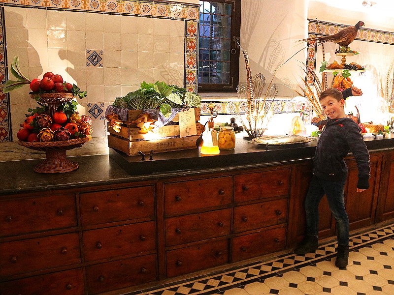 Mark wil de vis wel in mootjes hakken!