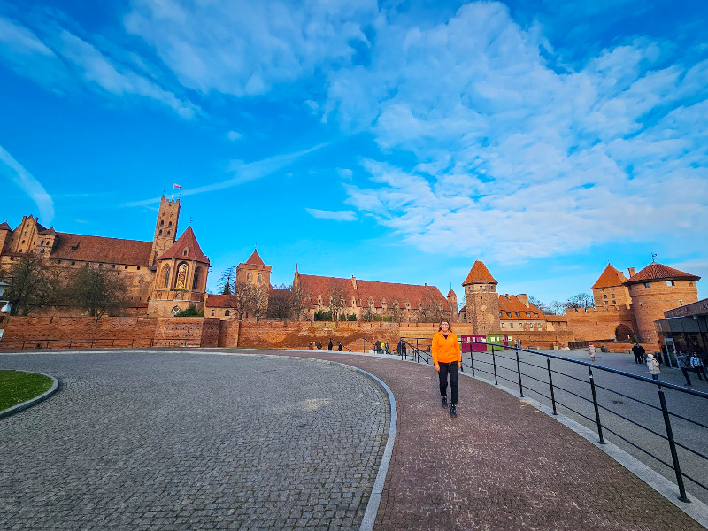 Sabine voor kasteel Malbork