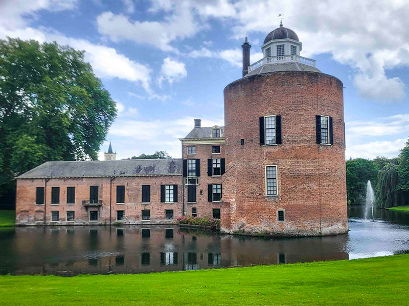 Het prachtige buitenaanzicht van Kasteel Rosendael