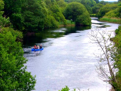Kayakken op de Laune rivier Kayakken op de Laune rivier