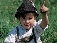 Kind in Lederhosen