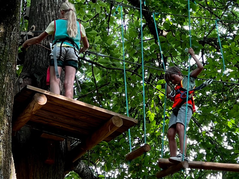 Lekker klimmen bij een klimbos in de buurt van Bonneblond