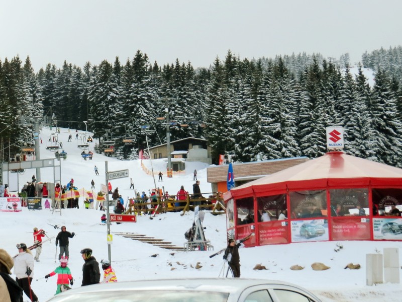 Skilift en pop-up apres-ski Klinovec