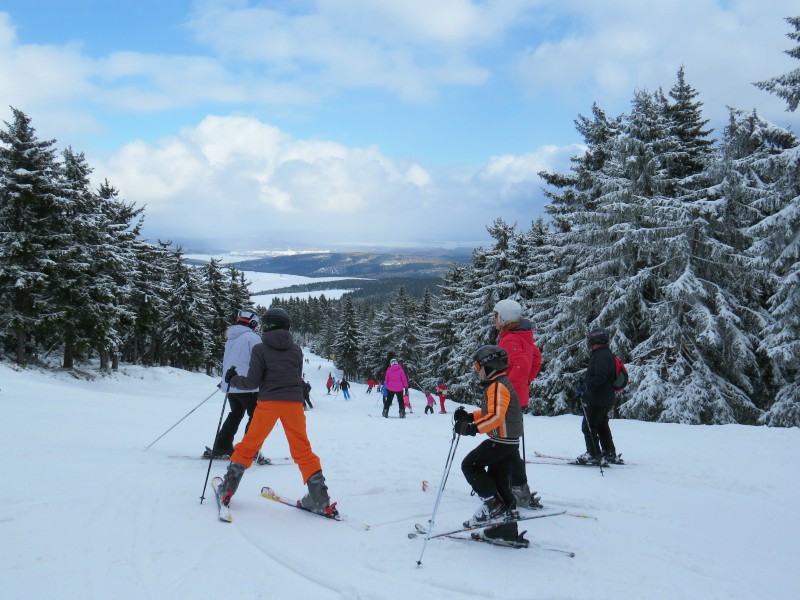 Sabine met haar gezin op skiles in Klinovec.