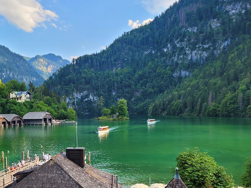 Bootjes varen op de Königssee