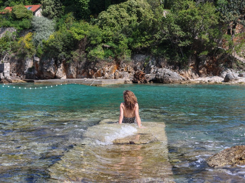 Elisabeth in Kroatie. In mei is het water nog fris, maar met 25 graden in de lucht en 19 graden in de zee hebben wij toch heerlijk gezwommen.