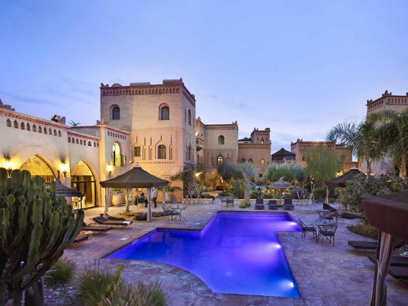 Het zwembad van hotel Ksar Ighnda in Aït Ben Haddou