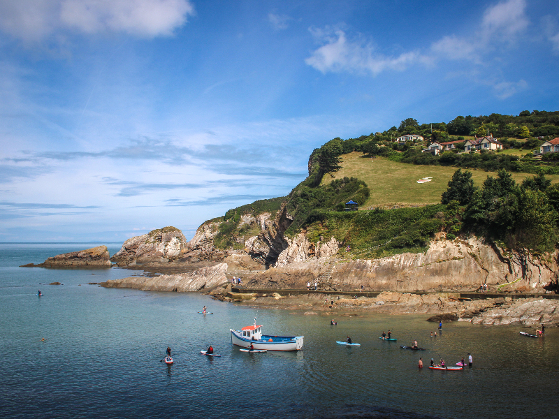 De kust bij het charmante vissersplaatsje Ilfracombe in Zuid West Engeland