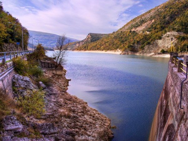 Lago Fiastra in Mont Sibillini National Park