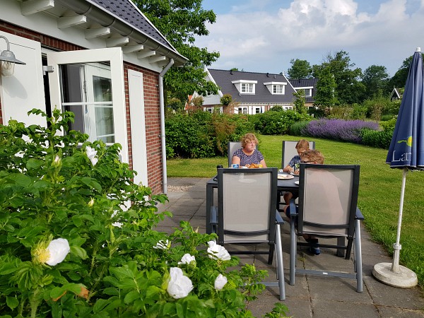 Landal resort haamstede ontbijten op het terras