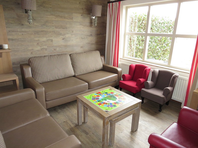 kindermeubilair en speltafel in de kinderbungalows