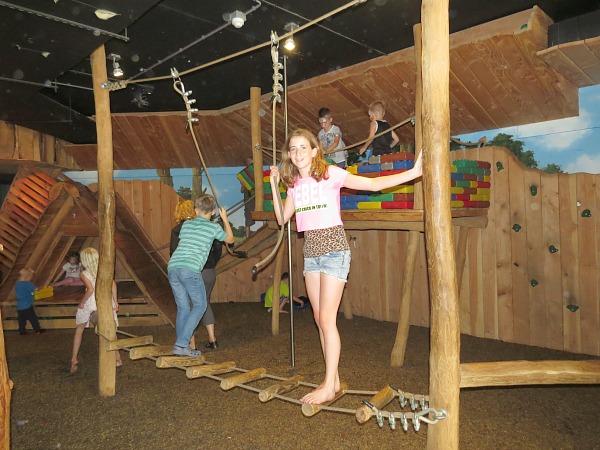 binnen spelen bij Landal Landgoed 't Loo