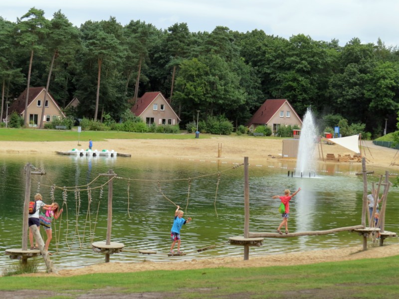 Klimtoestel bij hetrecreatiemeer van Landal t Loo