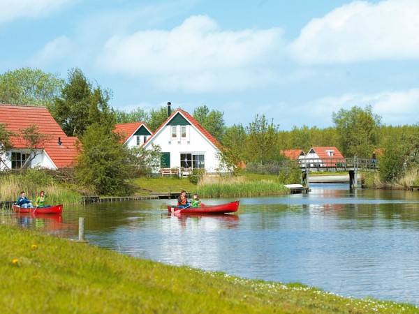 Vakantiepark aan het water, kajakken