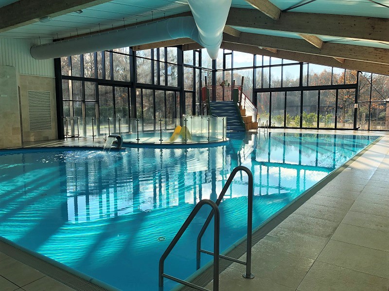 Het binnenzwembad van Landclub Ruinen