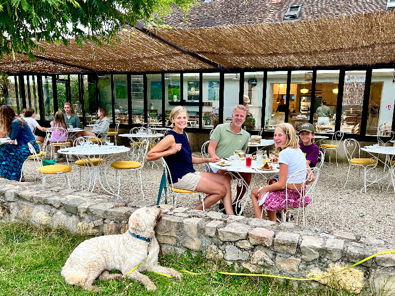 Lekker eten op het terras