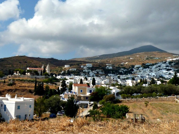 Het dorp Lefkes in de binnenlanden