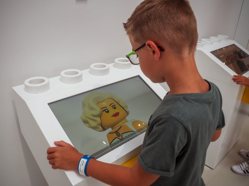 Met de armband kun je allerlei interactieve dingen starten