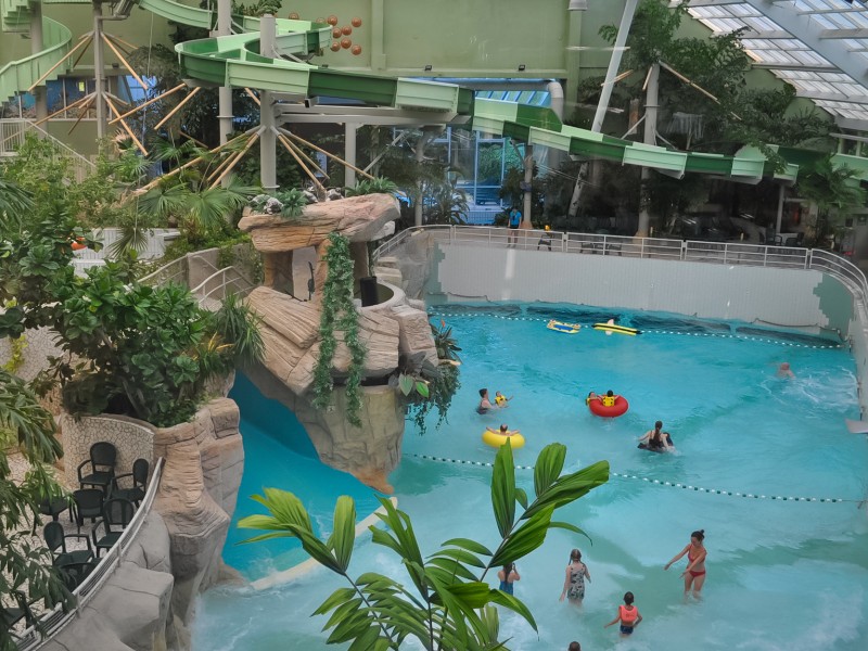 De Aqua Mundo van Center Parcs Les Ardennes van bovenaf bekeken