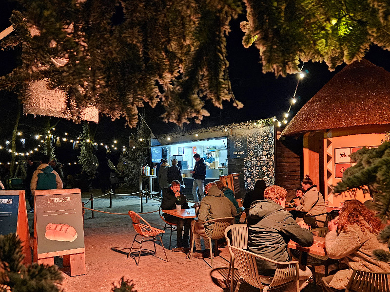 We doen een drankje in Afrikadorp