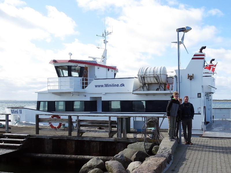 De ferry naar Livø eiland