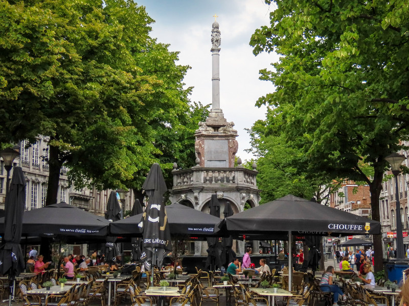 Het vrijheidsbeeld Perroen op Place du Marché in Luik
