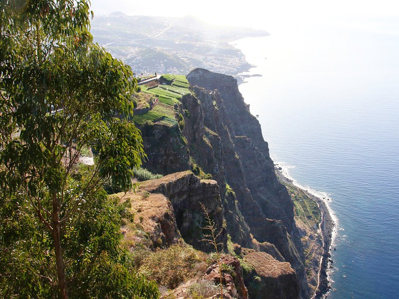 Steile klif Cabo Girão op Madeira