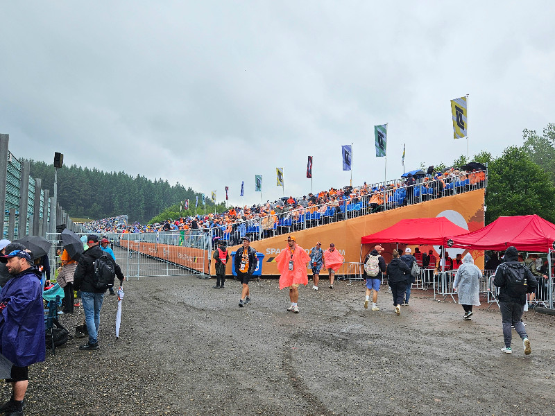 De Max Verstappen tribune van Spa-Francorchamps