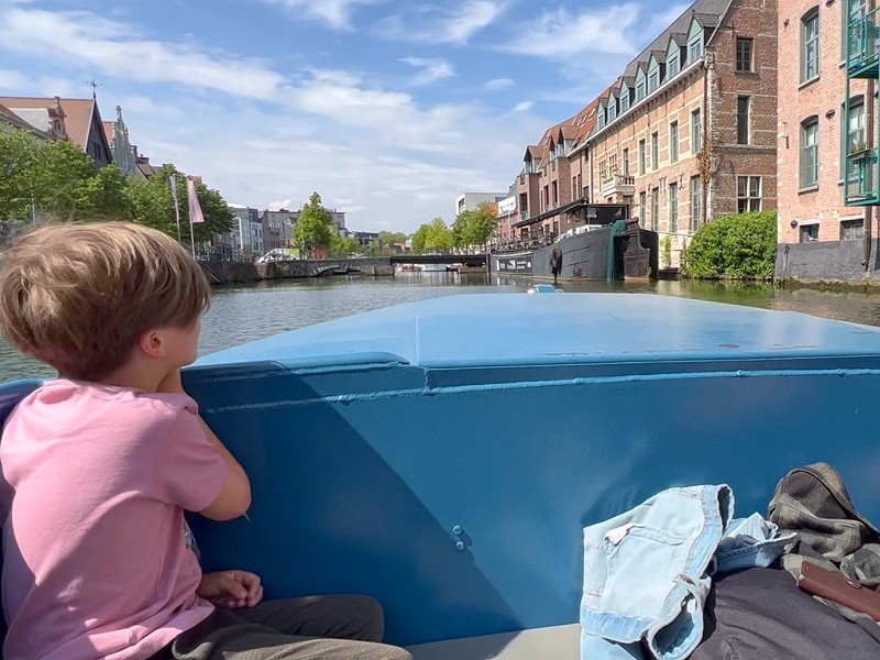 Varend door de kinderstad Mechelen