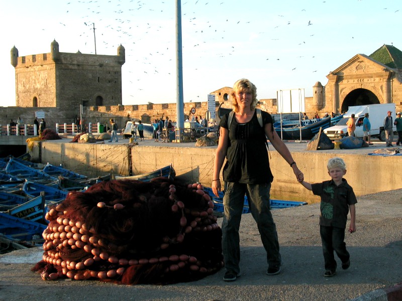 Met kleuter Zeb in Essaouira, Marokko