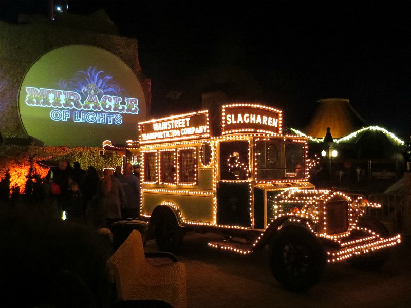 Verlicht voertuig bij Miracle of Light