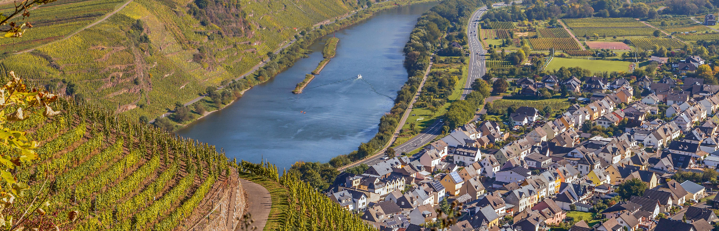 Uitzicht op de rivier de Moezel in Duitsland