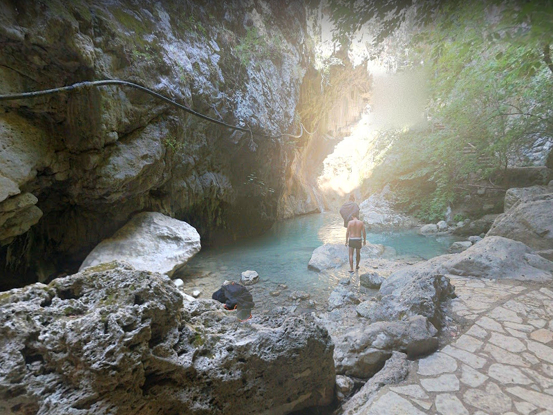 Gave hike met de kids door een kloof naar de Nidri watervallen op Lefkas