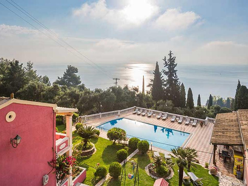 Niki Sunrise Apartments