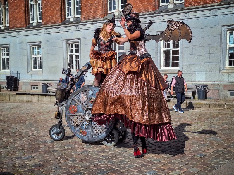 Tijdens het Hans Christian Andersen festival was er allerlei straattheater in de stad.