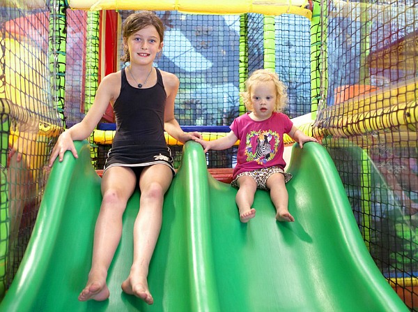 Spelen in het indoor speelparadijs