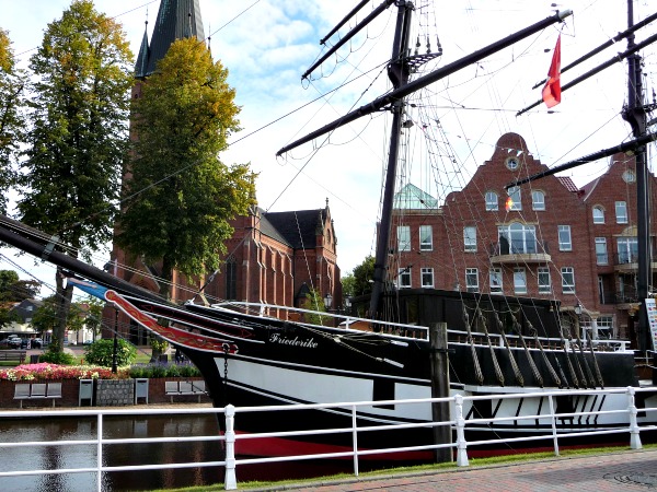 Oud schip in het leuke stadje Papenburg